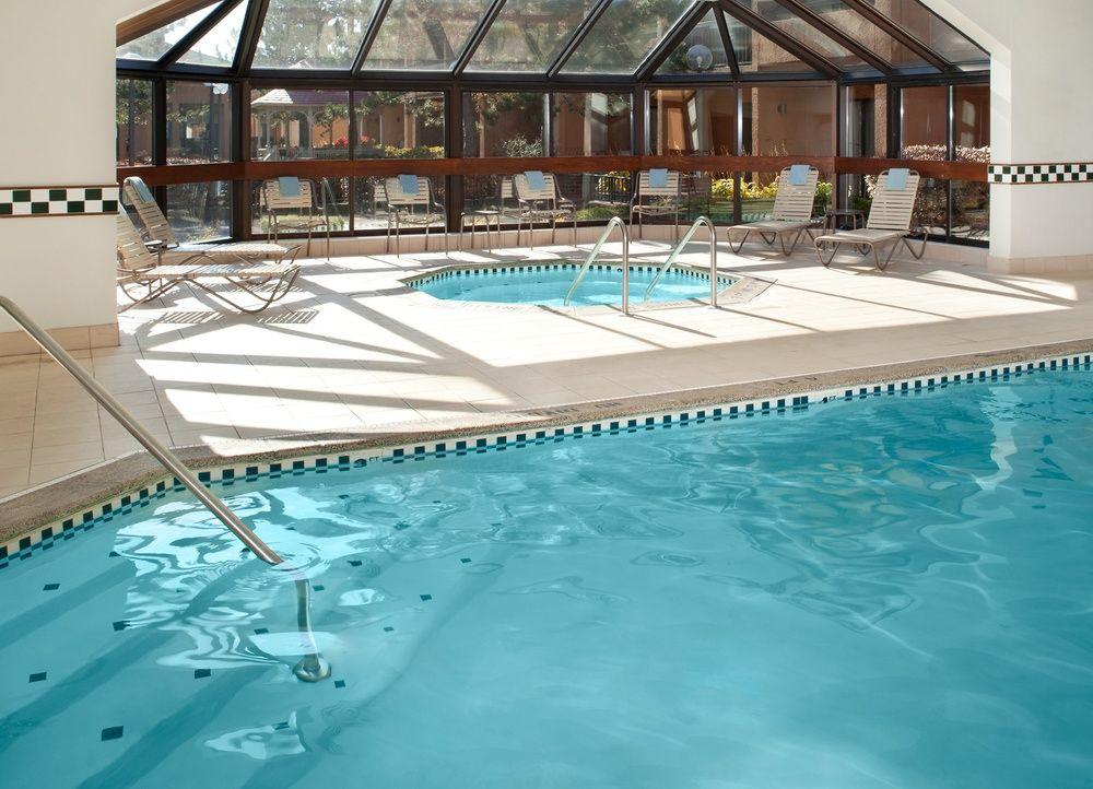 Courtyard By Marriott Detroit Livonia Exterior foto
