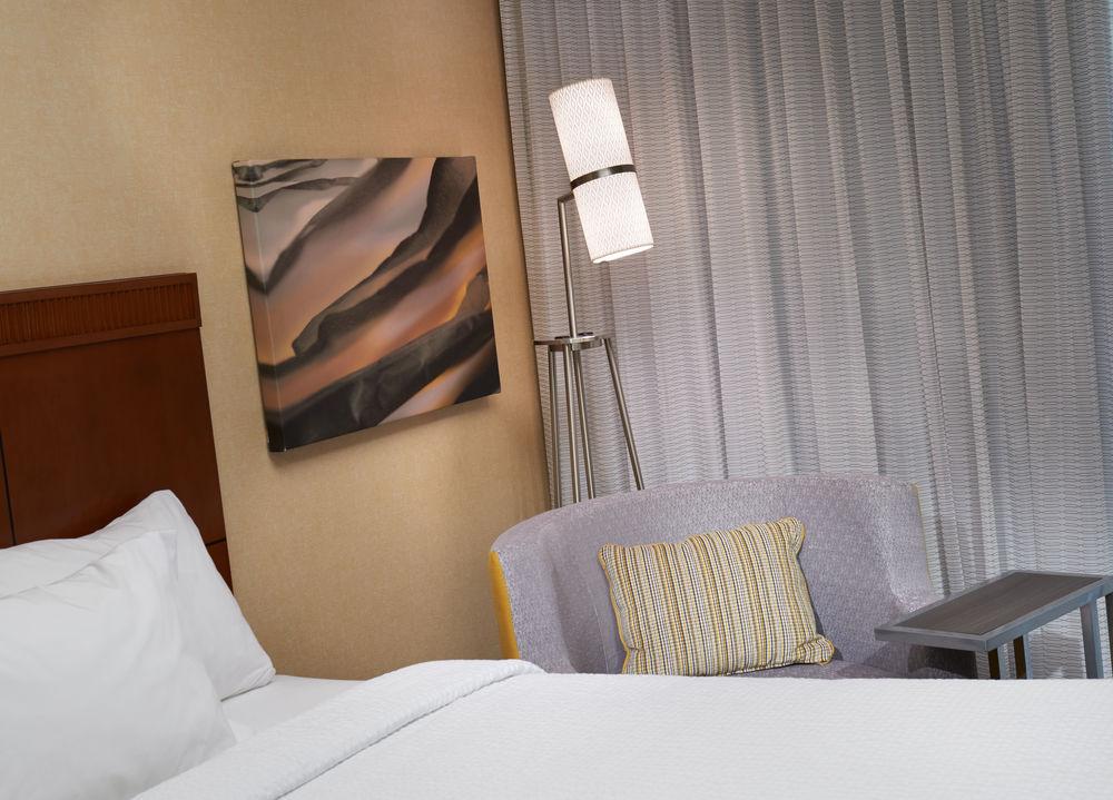 Courtyard By Marriott Detroit Livonia Exterior foto