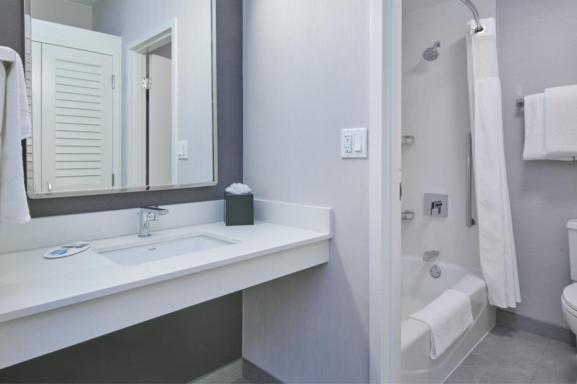 Courtyard By Marriott Detroit Livonia Exterior foto