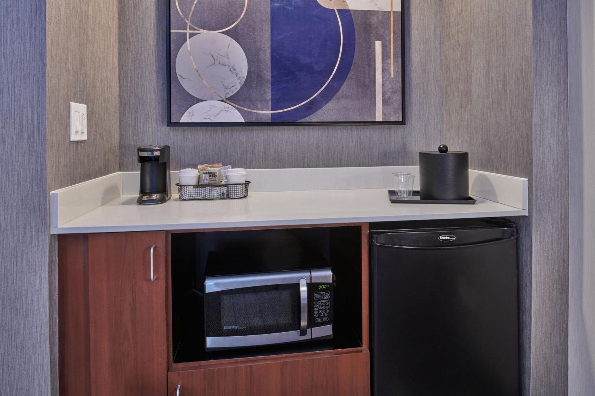Courtyard By Marriott Detroit Livonia Exterior foto