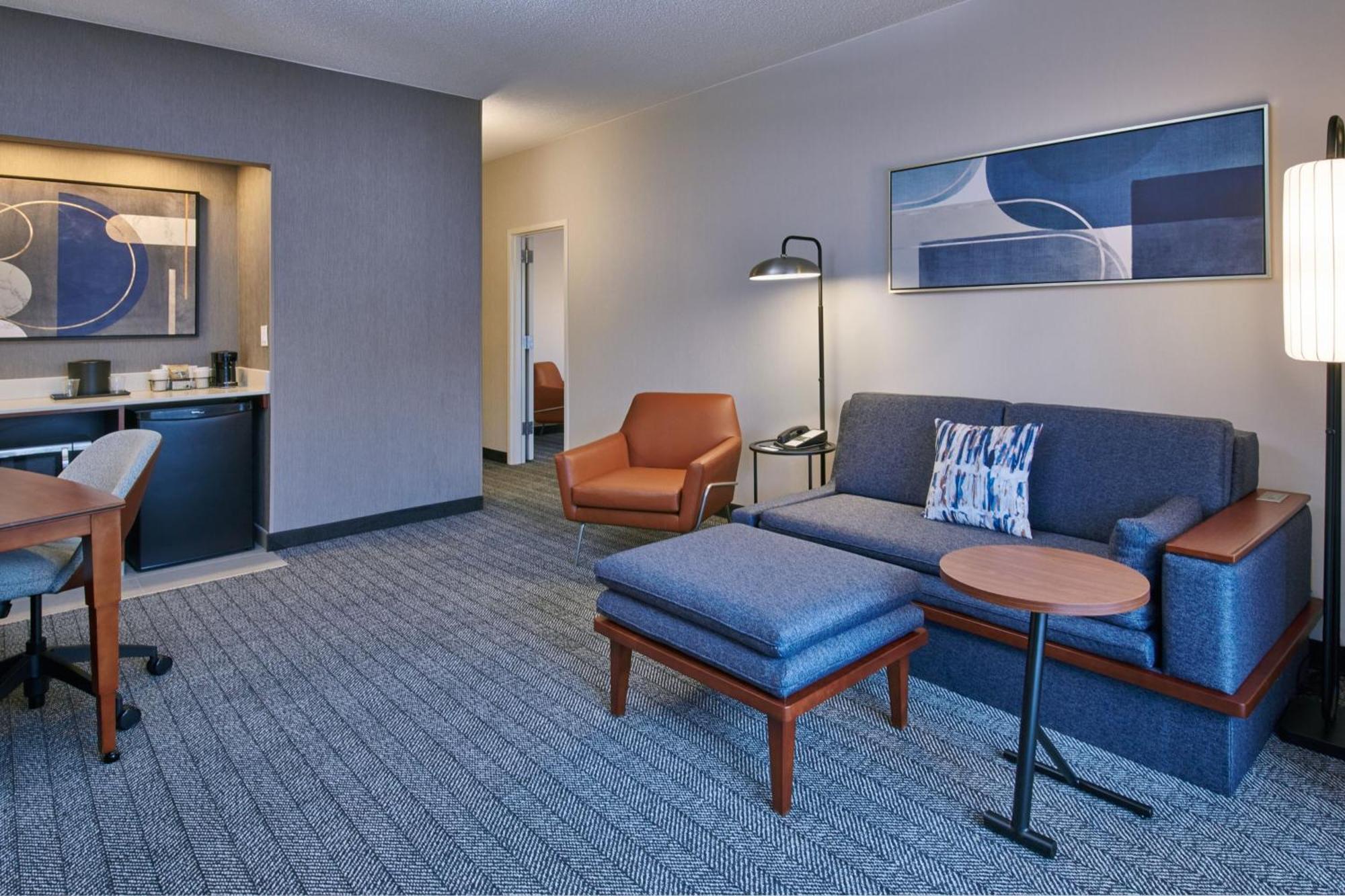 Courtyard By Marriott Detroit Livonia Exterior foto