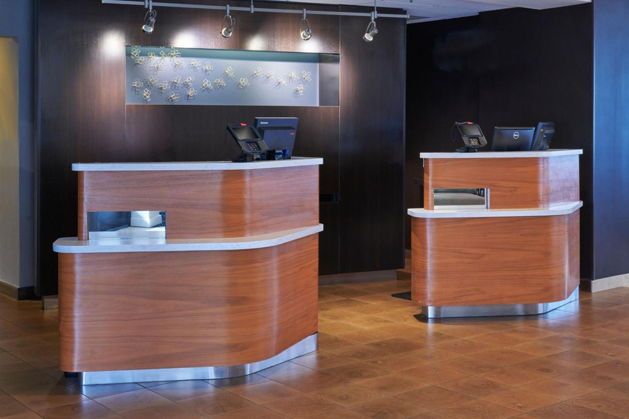 Courtyard By Marriott Detroit Livonia Exterior foto