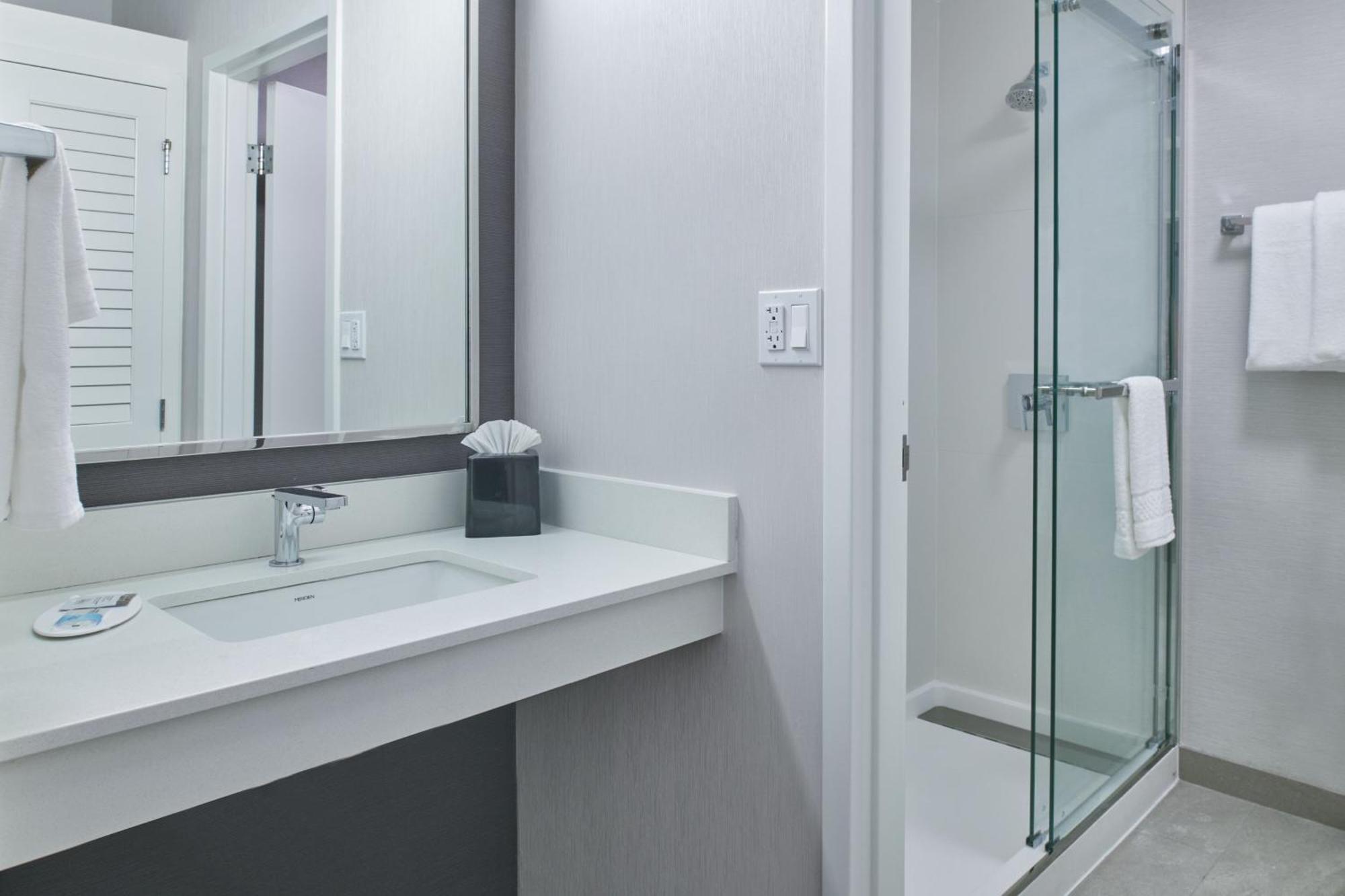 Courtyard By Marriott Detroit Livonia Exterior foto