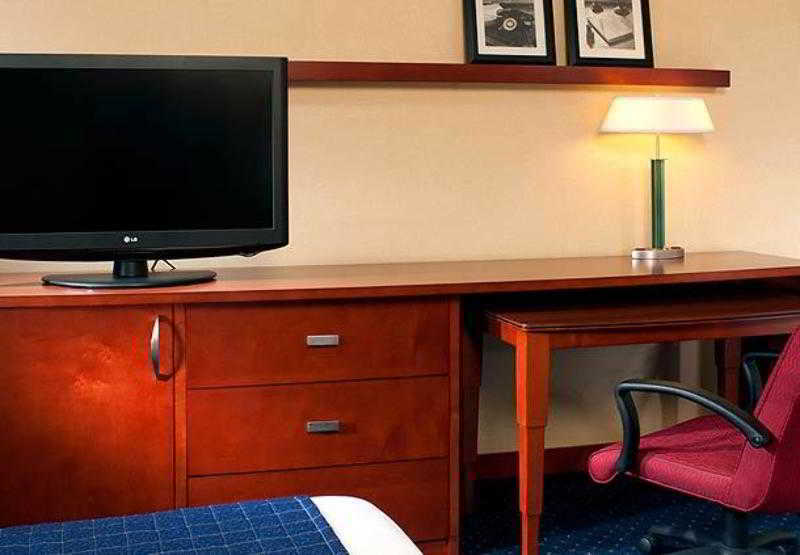 Courtyard By Marriott Detroit Livonia Exterior foto