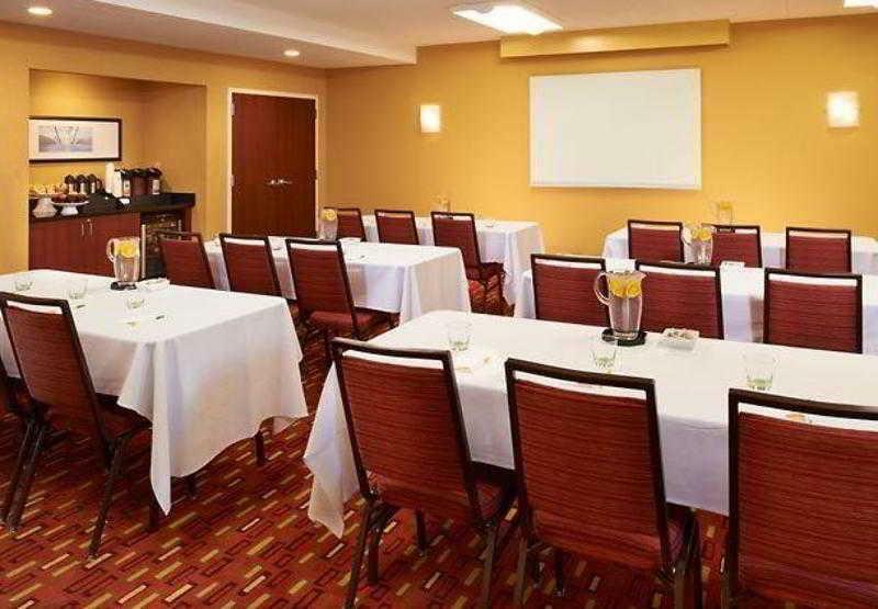 Courtyard By Marriott Detroit Livonia Exterior foto